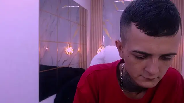 Snapshot of benjamin_anthony chatting on February 16, 1:21 pm benjamin anthony online show from February 16, 1:21 pm