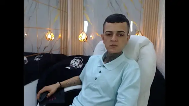 Snapshot of benjamin_anthony chatting on February 19, 1:19 pm benjamin anthony online show from February 19, 1:19 pm