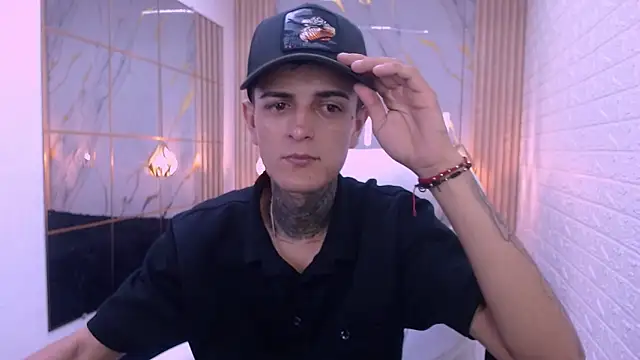 Snapshot of benjamin_anthony chatting on March 4, 1:57 am benjamin anthony online show from March 4, 1:57 am