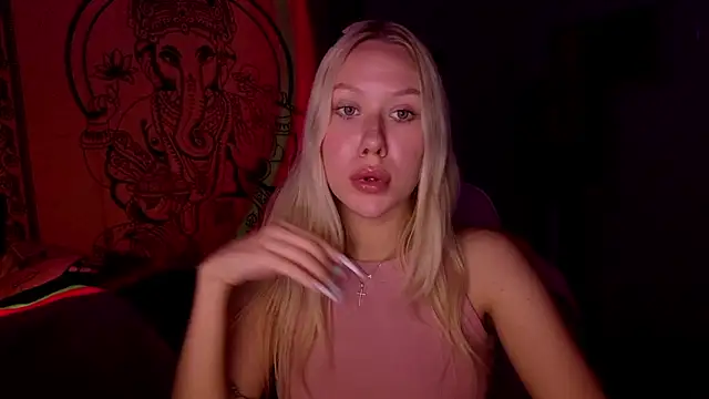 Snapshot of pureeangel chatting on February 24, 7:15 pm pureeangel online show from February 24, 7:15 pm