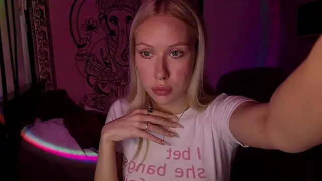 pureeangel online show from April 9, 1:50 pm