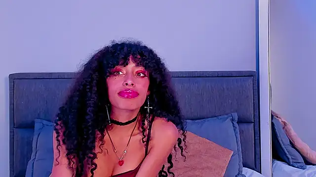 Snapshot of Tamia_25 chatting on February 24, 8:31 pm Tamia 25 online show from February 24, 8:31 pm