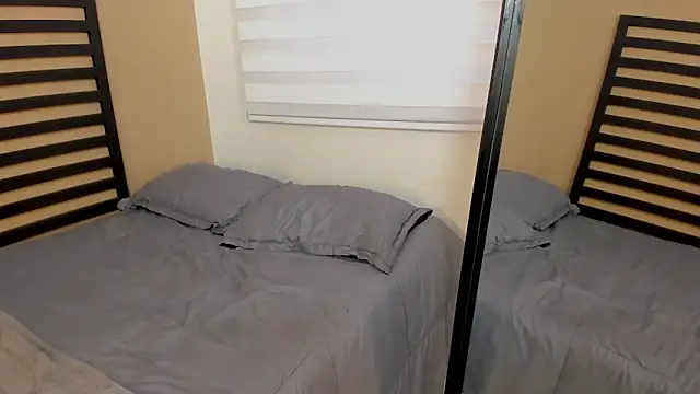 Snapshot of Tamia_25 chatting on March 2, 12:56 pm Tamia 25 online show from March 2, 12:56 pm