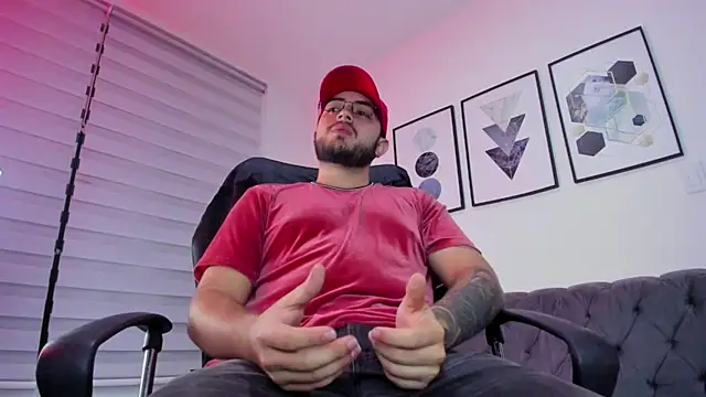 Snapshot of ethan_grace chatting on February 16, 12:15 pm ethan grace online show from February 16, 12:15 pm