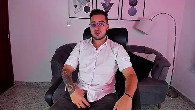 Snapshot of ethan_grace chatting on February 27, 12:05 pm ethan grace online show from February 27, 12:05 pm