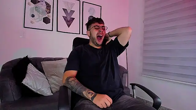 Snapshot of ethan_grace chatting on February 28, 12:16 pm ethan grace online show from February 28, 12:16 pm