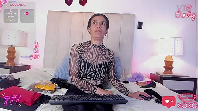 MissMilf  online show from March 28, 7:59 pm