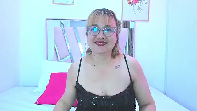 DariaLuca online show from April 15, 11:38 am