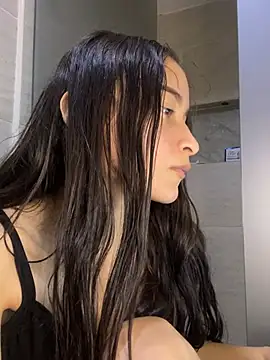 Snapshot of candy_deluxe chatting on March 3, 2:29 am candy deluxe online show from March 3, 2:29 am