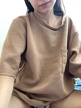 candy deluxe online show from April 10, 8:49 pm