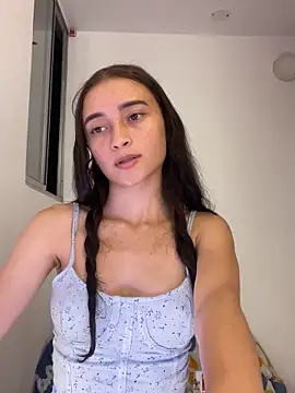 Snapshot of candy_deluxe chatting on February 22, 12:46 am candy deluxe online show from February 22, 12:46 am