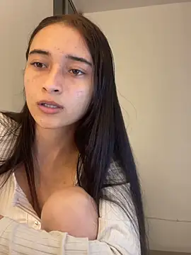 Snapshot of candy_deluxe chatting on February 19, 1:46 am candy deluxe online show from February 19, 1:46 am