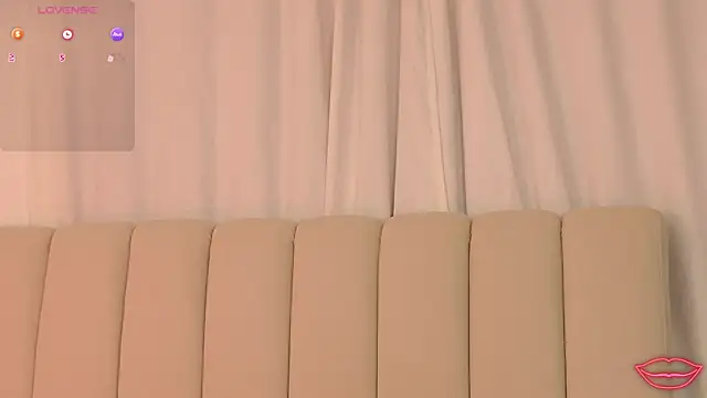 JulietRiverr online show from March 25, 3:39 am