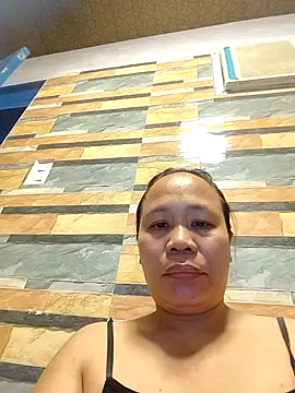 squirtshantal online show from April 8, 9:33 am