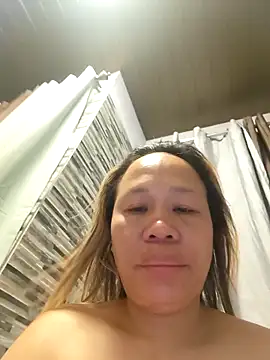 squirtshantal online show from April 15, 7:40 pm