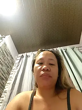 squirtshantal online show from April 6, 7:37 pm