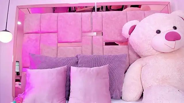 ween sheng  online show from February 26, 5:13 pm