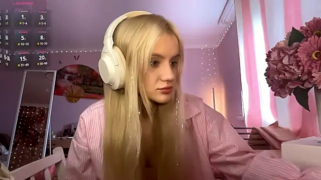 MelissaZaria online show from May 15, 6:33 am
