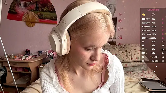 MelissaZaria online show from April 13, 6:39 am