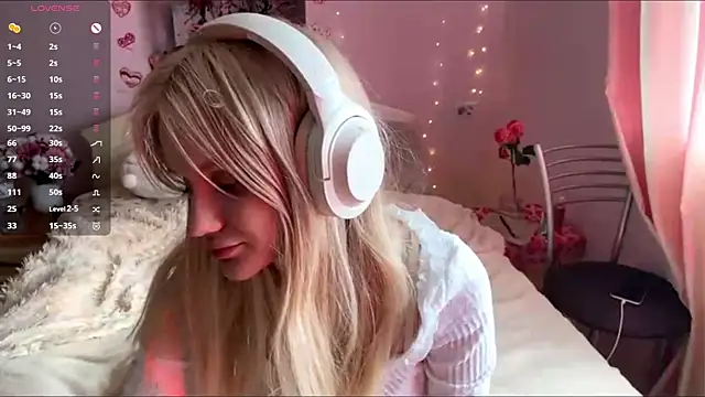 MelissaZaria online show from April 19, 6:36 am