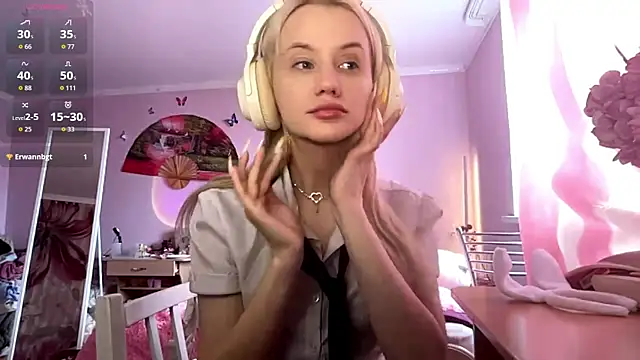 MelissaZaria online show from May 17, 7:41 am