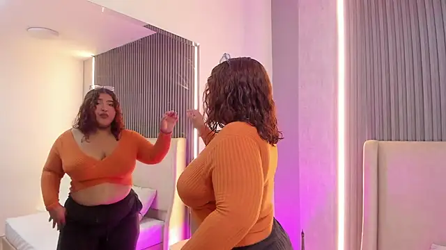 VanessaLanz online show from April 5, 12:45 pm