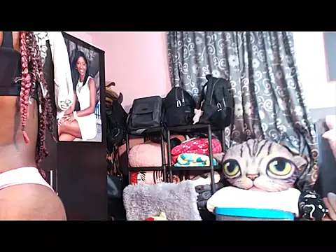 Snapshot of alanalaurent15 chatting on February 16, 12:04 pm alanalaurent15 online show from February 16, 12:04 pm