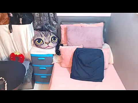 alanalaurent15 online show from April 10, 8:43 am