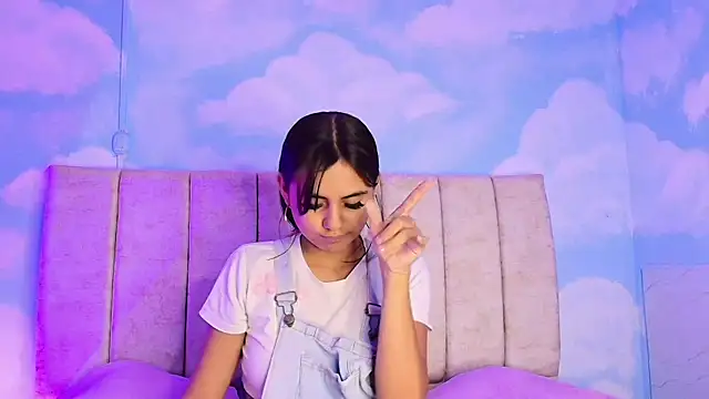 Aliclark online show from February 20, 7:05 pm