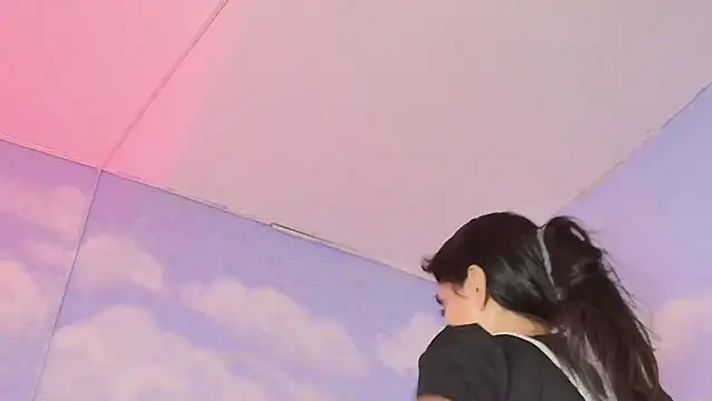 Aliclark online show from March 25, 7:13 pm