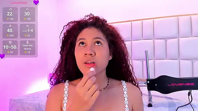 Violetta-foxx online show from March 10, 7:51 pm