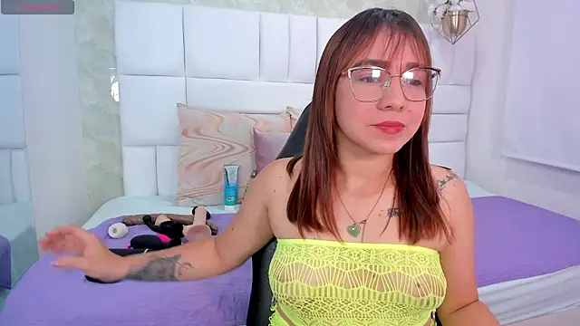 antonella moon7 online show from April 11, 5:04 am