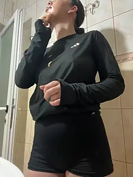 I amSis online show from February 24, 8:26 am