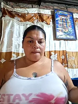 Juli Powl online show from May 13, 10:33 am