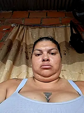Snapshot of Juli_Powl chatting on June 7, 12:10 pm Juli Powl online show from June 7, 12:10 pm