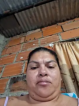 Snapshot of Juli_Powl chatting on June 8, 1:11 pm Juli Powl online show from June 8, 1:11 pm