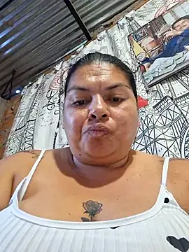 Snapshot of Juli_Powl chatting on July 10, 10:54 pm Juli Powl online show from July 10, 10:54 pm