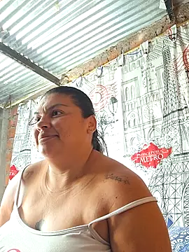 Snapshot of Juli_Powl chatting on June 22, 12:35 pm Juli Powl online show from June 22, 12:35 pm