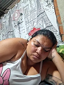 Snapshot of Juli_Powl chatting on June 26, 1:44 am Juli Powl online show from June 26, 1:44 am