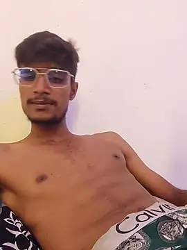 Snapshot of kaushikhotty chatting on July 13, 6:24 am kaushikhotty online show from July 13, 6:24 am