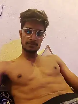 Snapshot of kaushikhotty chatting on July 14, 12:21 am kaushikhotty online show from July 14, 12:21 am