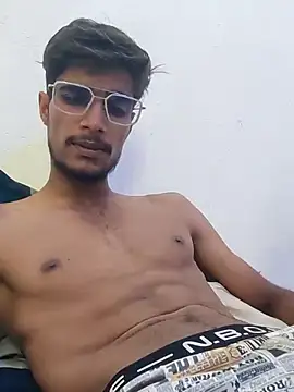 Snapshot of kaushikhotty chatting on July 15, 11:17 am kaushikhotty online show from July 15, 11:17 am