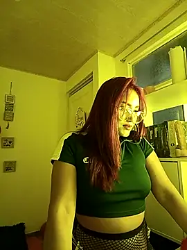 Snapshot of Aleja_Sammy chatting on February 18, 5:20 pm Aleja Sammy online show from February 18, 5:20 pm