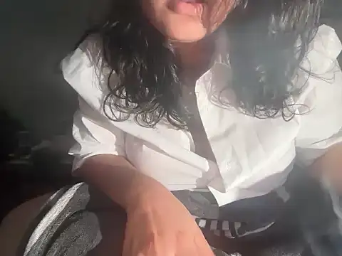 Snapshot of hugeindiantitties chatting on February 20, 6:10 am hugeindiantitties online show from February 20, 6:10 am