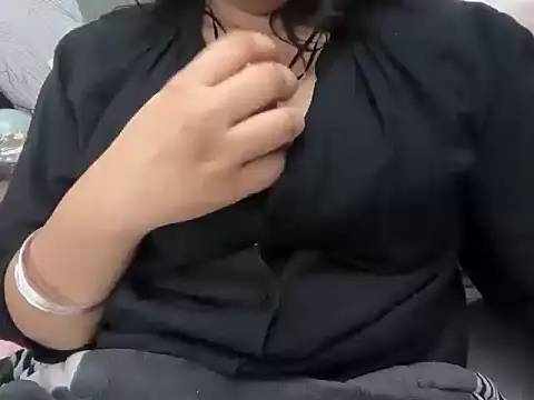 Snapshot of hugeindiantitties chatting on February 25, 3:29 am hugeindiantitties online show from February 25, 3:29 am