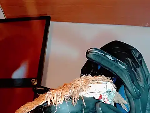 latinhott23 online show from March 22, 9:16 pm