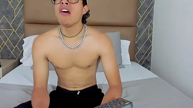 Escanor Hot online show from February 19, 7:33 pm