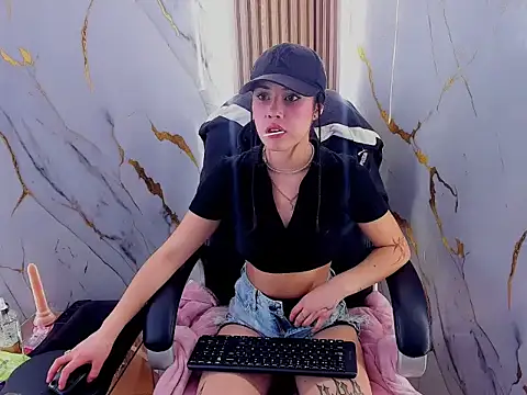 ElaSalvatorehh online show from February 25, 5:57 pm