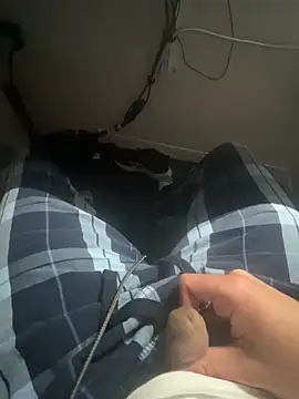 awesomemilkss online show from June 17, 3:06 am
