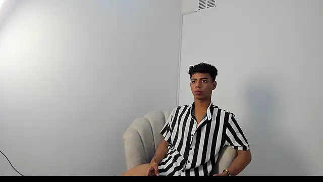 alexx cum18 online show from June 17, 2:05 pm